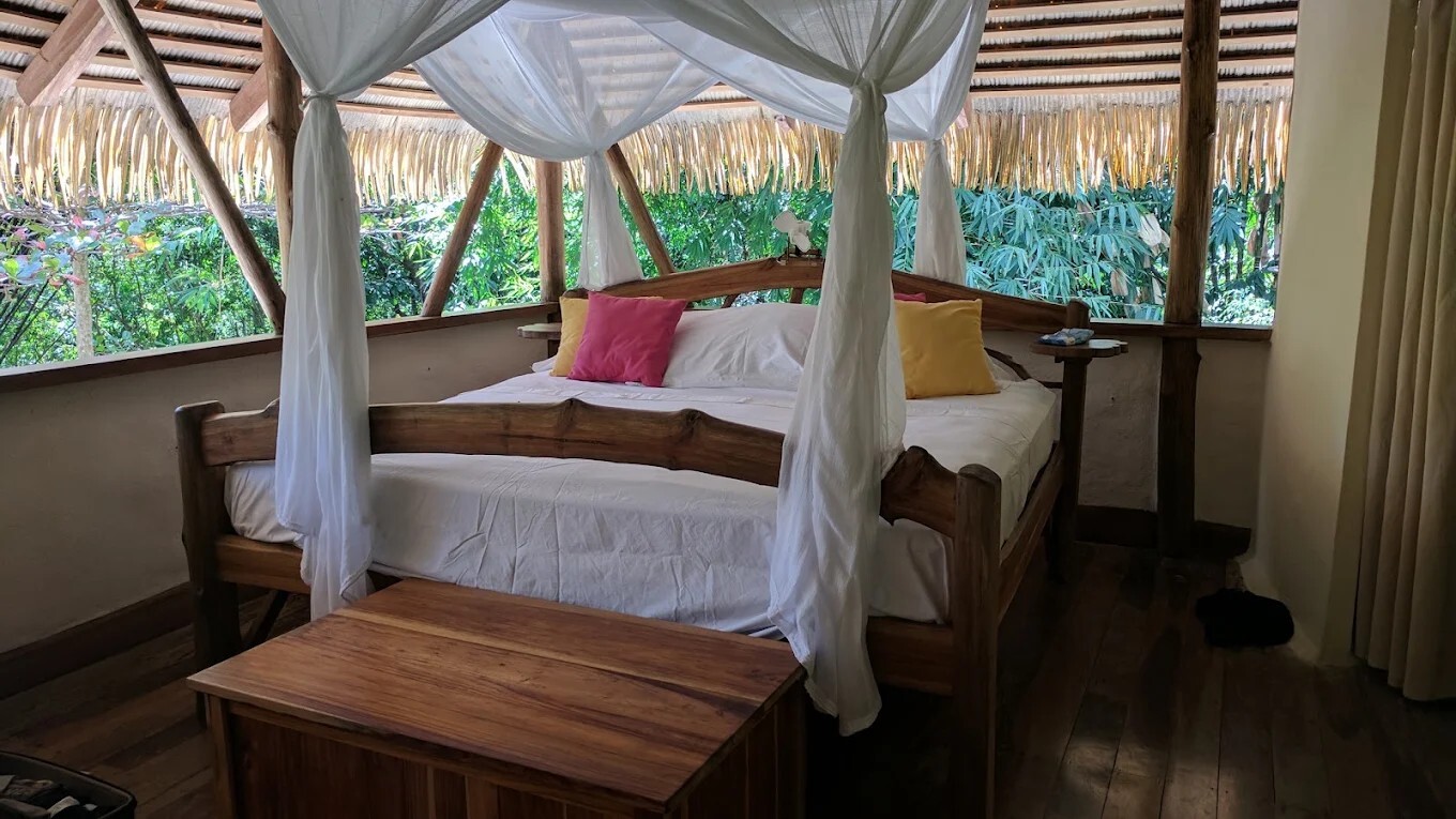 Casa Vida Verde cotton box mosquito net bed canopy, Cabo Matapalo, Costa Rica