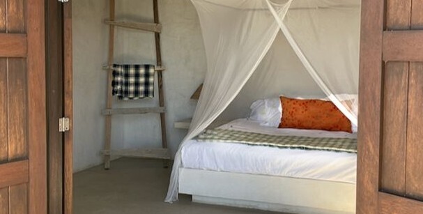 Creando Olas La Saladita polyester box mosquito net bed canopy, Mexico