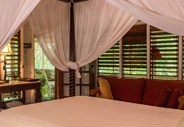 Tingalaya Retreat polyester box mosquito net bed canopy, Negril, Jamaica